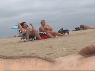 Eccitato a essere visto da donne a il momento di ejaculation/nudist spiaggia